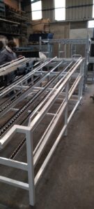 Rack con carriles para base y respaldo de asientos trasero